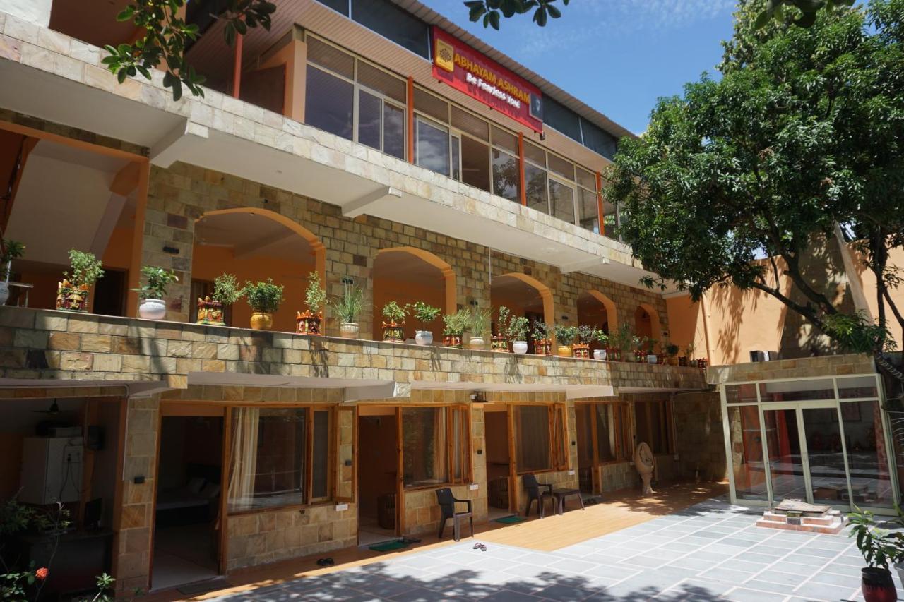 Abhayam Ashram Hotell Rishīkesh Eksteriør bilde